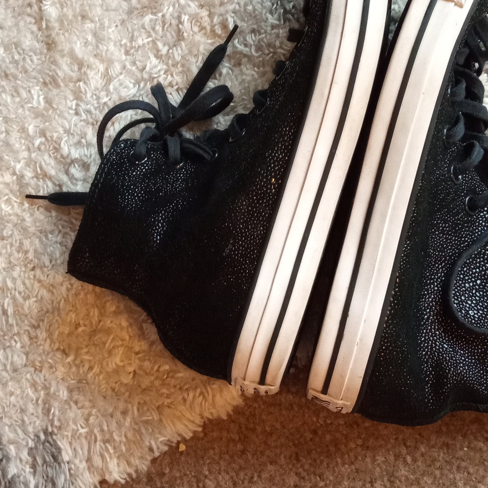 Converse Black and White High-Top Sneakers 10 Leather Upper - Picture 8 of 14